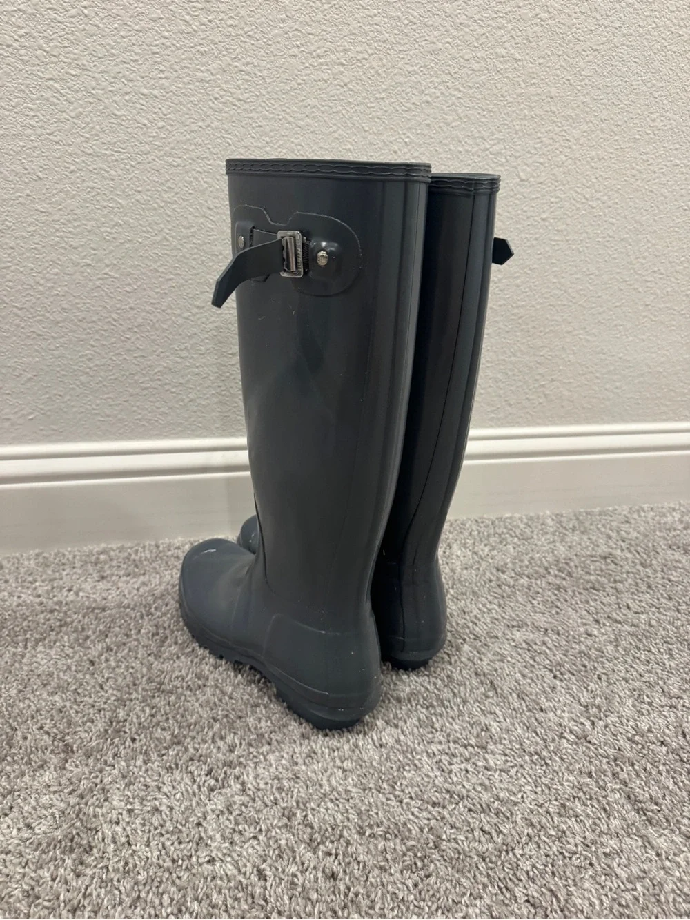 Hunter Tall Gloss Rain Boots in Charcoal Gray